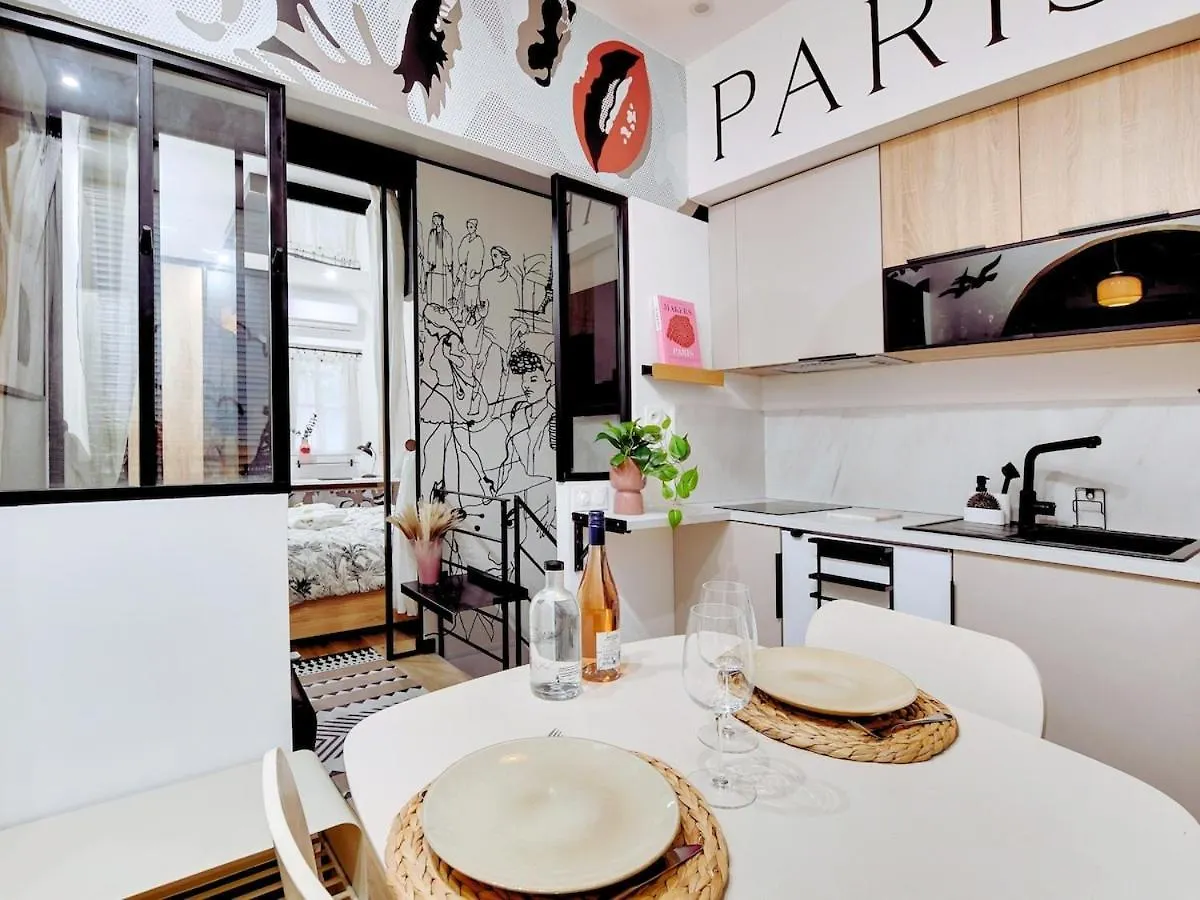 Jacuzzi & Balneotherapy For A Passionate Couple Paris 0*,  France